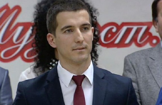 Bečić: Ključnu stvar odigrali centri moći izvan SNP-a