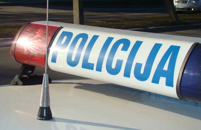 Maloljetnik pucao u vršnjaka