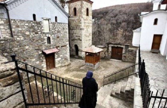 Ova poznata pjevačica je odlučila da se zamonaši! (FOTO)