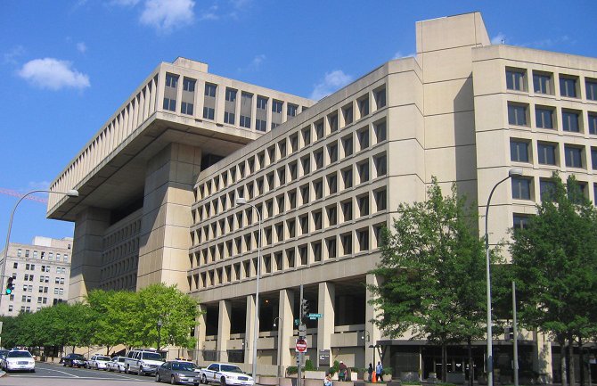 Bivši šef FBI-ja uhapšen zbog pomaganja Deripaski