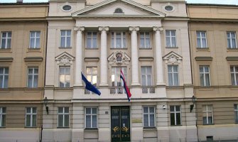 Sezona godišnjih odmora: Hrvati odmaraju dva, Crnogorci mjesec dana