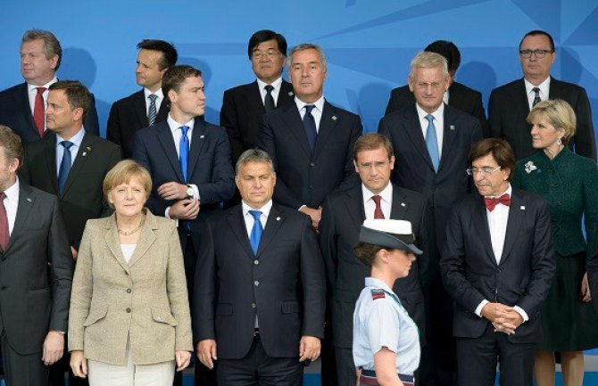 Đukanović: Crna Gora će doprinositi miru