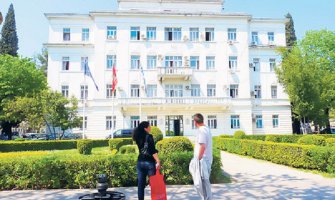 Lekić neće pa mora Vlada