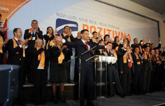 Pozitivnu napustilo 17 članova