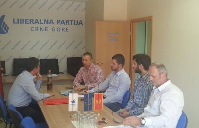 Omogućiti jednake uslove za život paraplegičarima