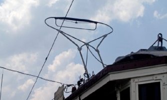 Kamenovan tramvaj pun putnika
