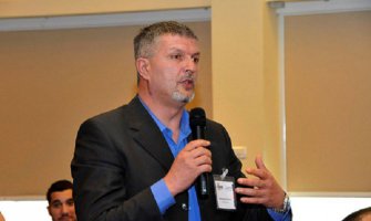 Odstupanje od NATO-a i EU antidržavni potezi