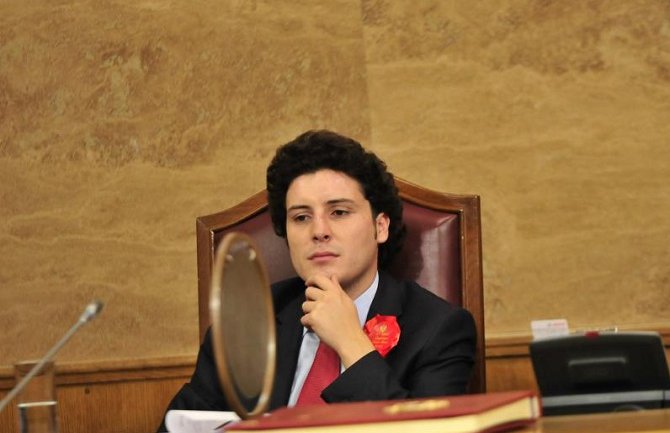 Abazović formira gađanski pokret