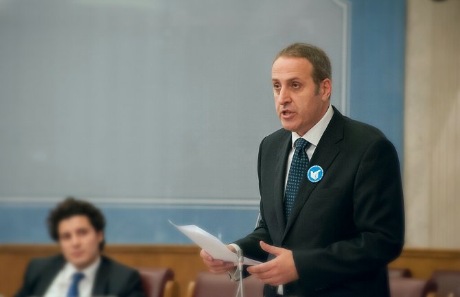  Pozvali sve partije na dijalog u parlamentu o najznačajnijim pitanjima za državu i građane