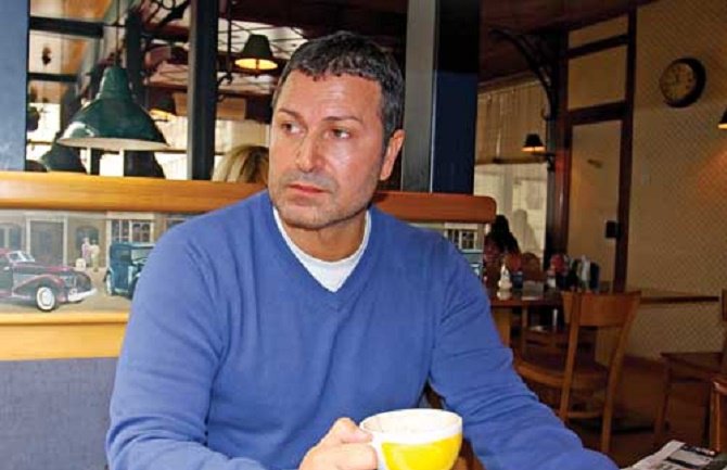 Đole Đogani: Moje pjesme ovdje niko ne sluša, zato sam i propao!