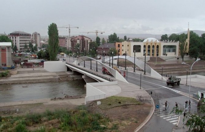 Ranjen Srbin u Kosovskoj Mitrovici