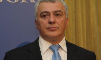 Mandić: Nenasilnim protestima do prelazne Vlade