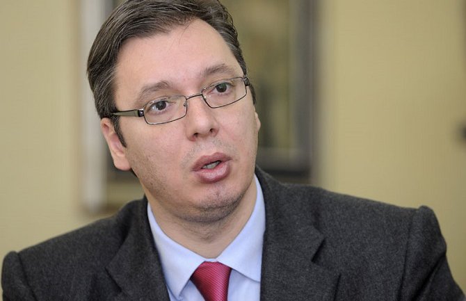 Vučić zvanično pozvao lidere BiH u Beograd