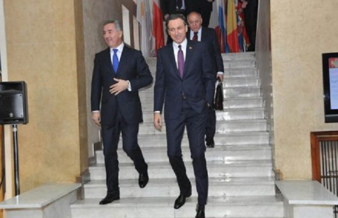 Nema potpisa na aneks, ponovo počinju razgovori