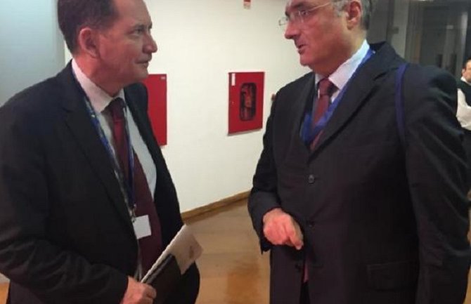 Nećemo mrvice sa stola predizbornih koalicija