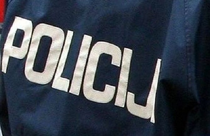 Kragujevac: Ubijen policajac dok je pokušavao da opljačka staricu i unuka
