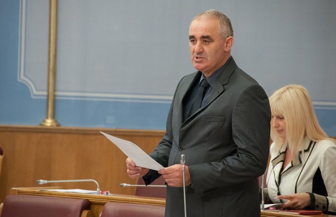 Gojković se bori samo za lične interese