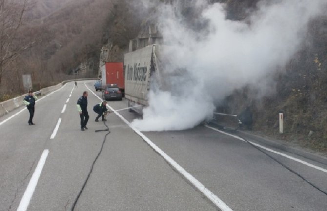 Zapalila se prikolica, kolašinski vatrogasci brzo reagovali