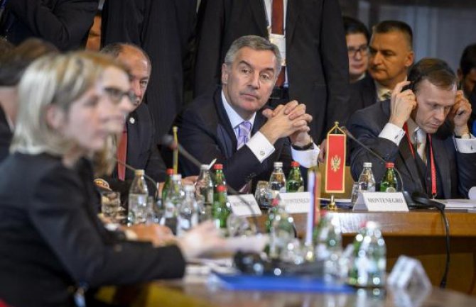 Za  razvoj CG i regiona izgradnja infrastrukture  najvažniji preduslov