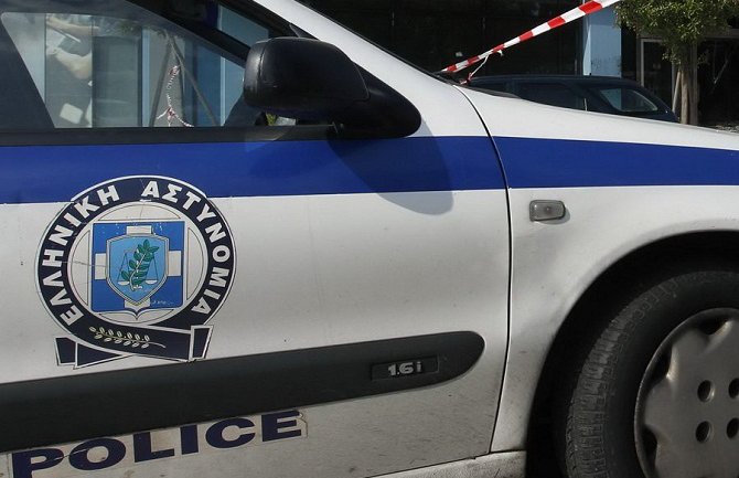 Policajcu slomili zube i nos