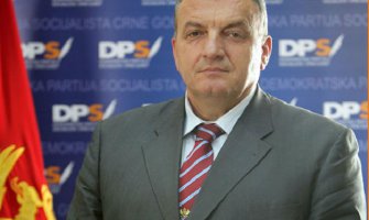 Vuletić: Medojević laže, založio bi i građane i državu za tuđe interese