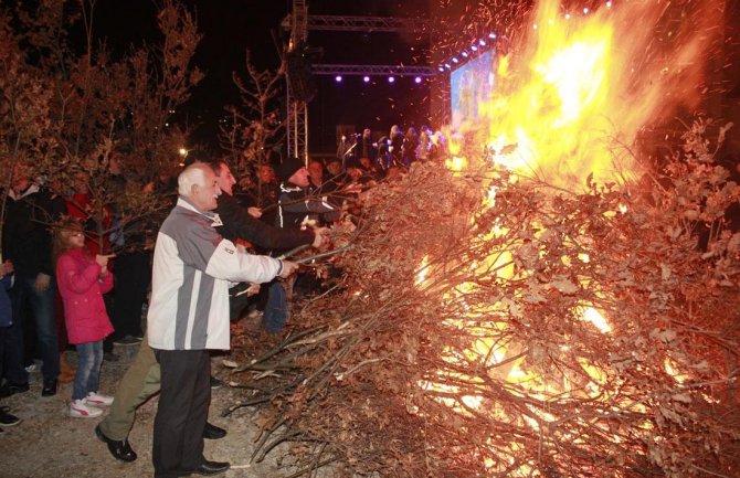 Amfilohije pozvao na pomirenje; Mihailo: Uloge će se promijeniti