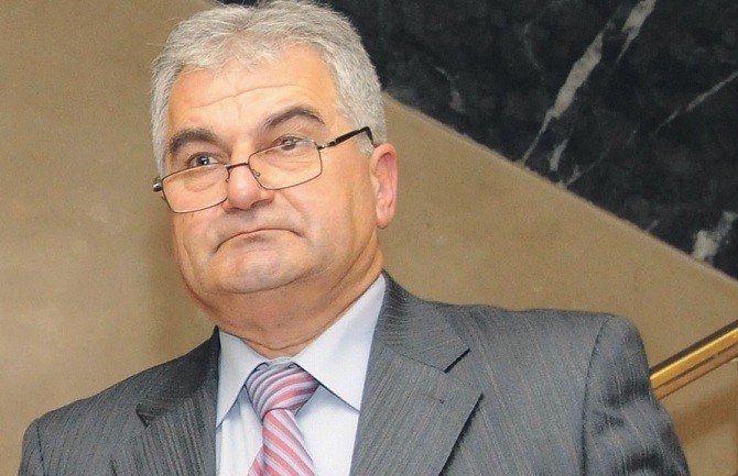 Siništaj: Nimanbegu da ispuni svoju ljudsku obavezu i podnese ostavku