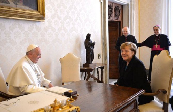 Drugi privatani sastanak: Papa i Merkel o Ukrajini