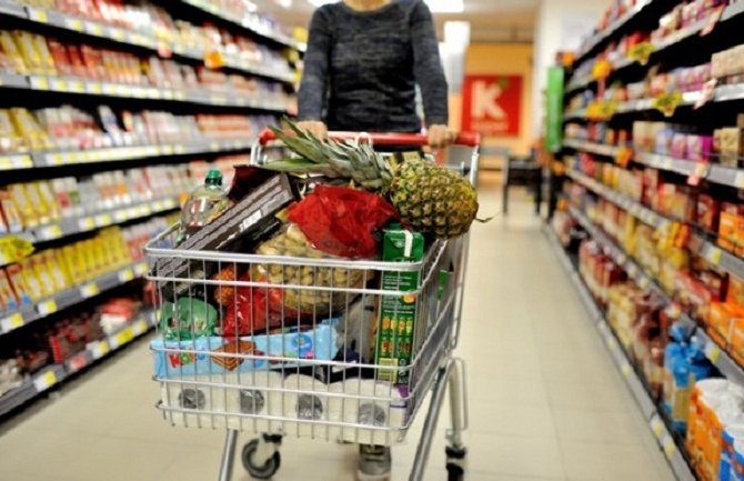 Na Cetinju otvoren Aroma market, posjetioce očekuju atraktivna sniženja