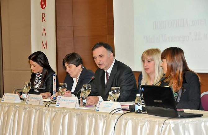 Bez učešća žena na rukovodećim funkcijama nema stvarnih promjena