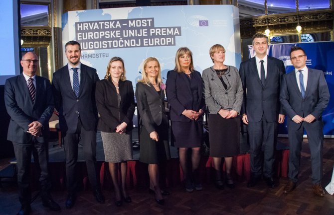 Zagreb: Crna Gora predvodi region u procesu pristupanja EU