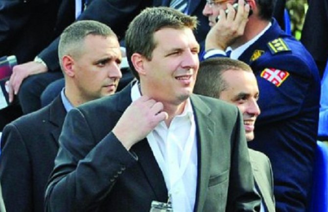 Određen pritvor zbog krađe identiteta