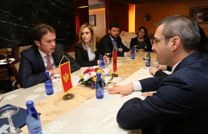 Jačanje bilateralne saradnje Crne Gore između Albanije u oblasti unutrašnjih poslova