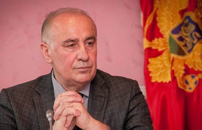 Rastoder napušta politiku