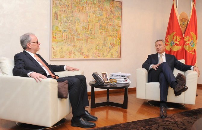 Pinington: Crna Gora pozitivan primjer za NATO