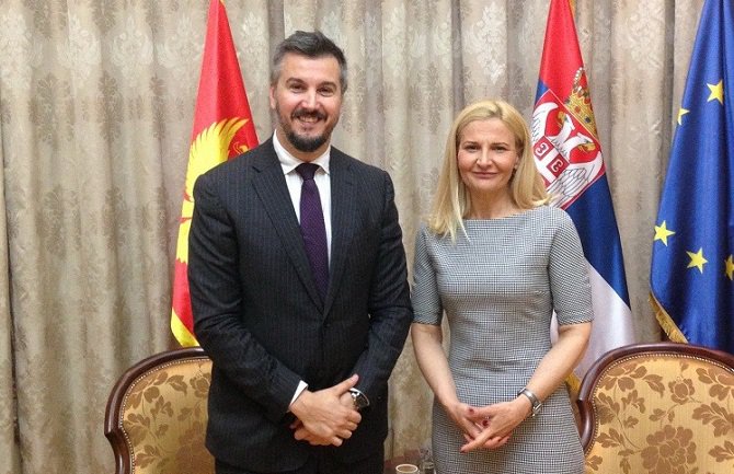  Saradnjom do članstva u EU