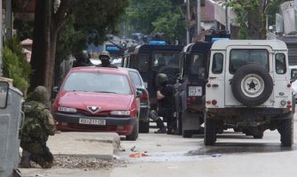 Policija čisti kuću po kuću