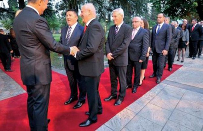 Predstavnici Pozitivne i SNP-a jedini opozicionari na proslavi Dana nezavisnosti