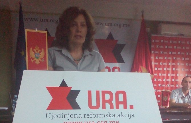 URA: Država mora voditi računa o porodiljama, a ne o tajkunima