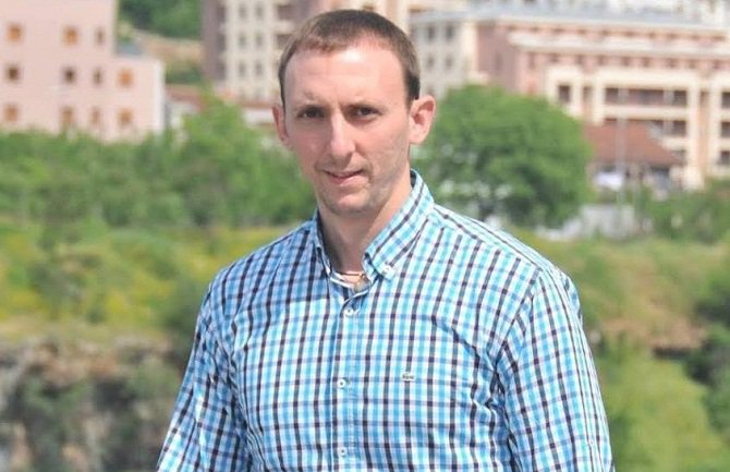 Papić: SNP se neće miješati u probleme SDP-a