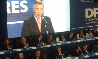 Neko iz opozicije želi zagrljaj DPS-a