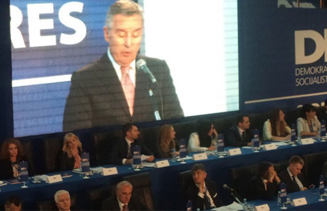 Neko iz opozicije želi zagrljaj DPS-a