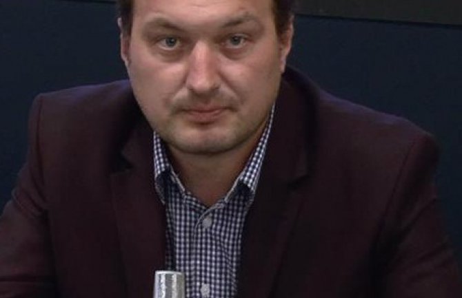 Dedeić: Organozovati referendum o pitanju ulaska CG u EU i NATO