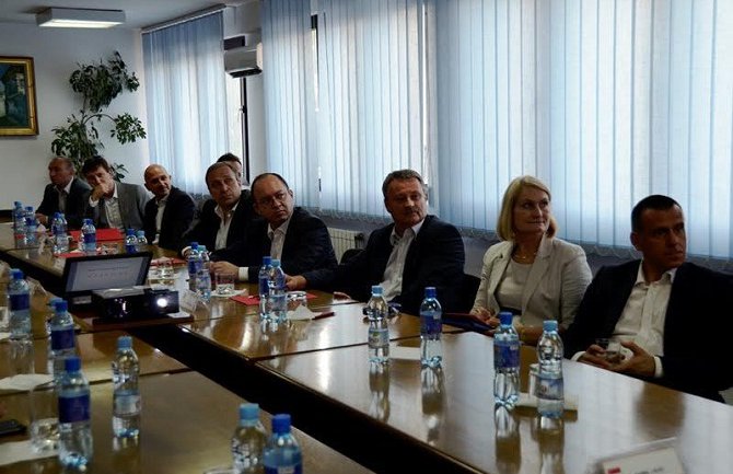 Šefovi diplomatija posjetili Mornaricu VCG