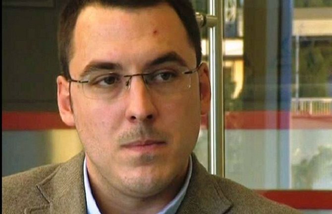 Vuković: Ostatak opozicije da odluči da li će da slijedi DF ili DPS