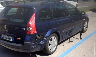 Toliko je vruće da se i automobili tope!(VIDEO)