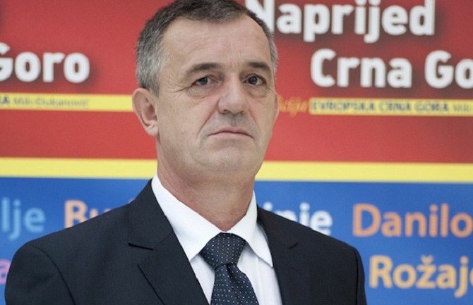 Popović: Ne treba mi dekor već ljudi koji će da rade