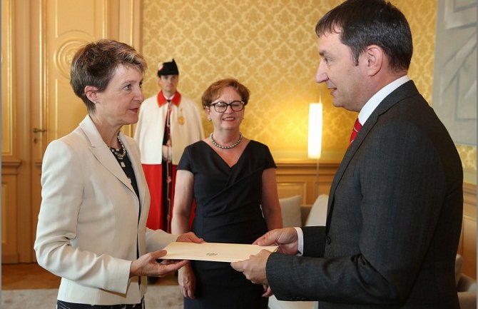 Ambasador Crne Gore u Švajcarskoj predao akreditiv