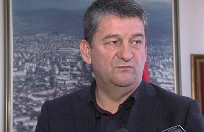 Grbović: Unutrašnji radovi na bazenu biće gotovi do aprila naredne godine