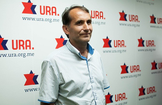 Ašanin: Vlast u Mojkovcu ne zanima što nema za đake prevoza do škole
